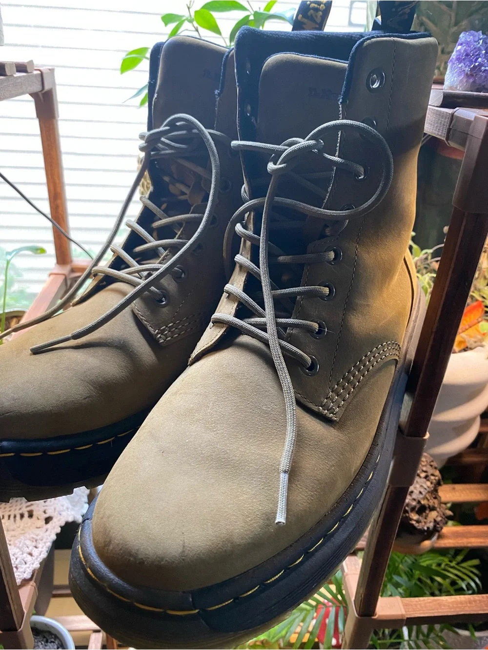 Dr. Martens Men's Tan/Brown Leather Lace-Up Boots